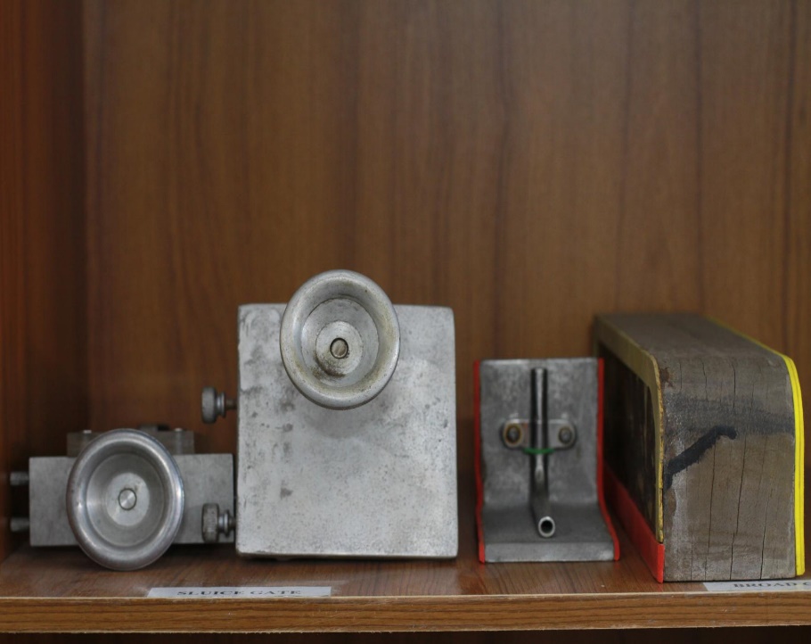 Sluice gate, Sharp & Broad Crested Weir Apparatus